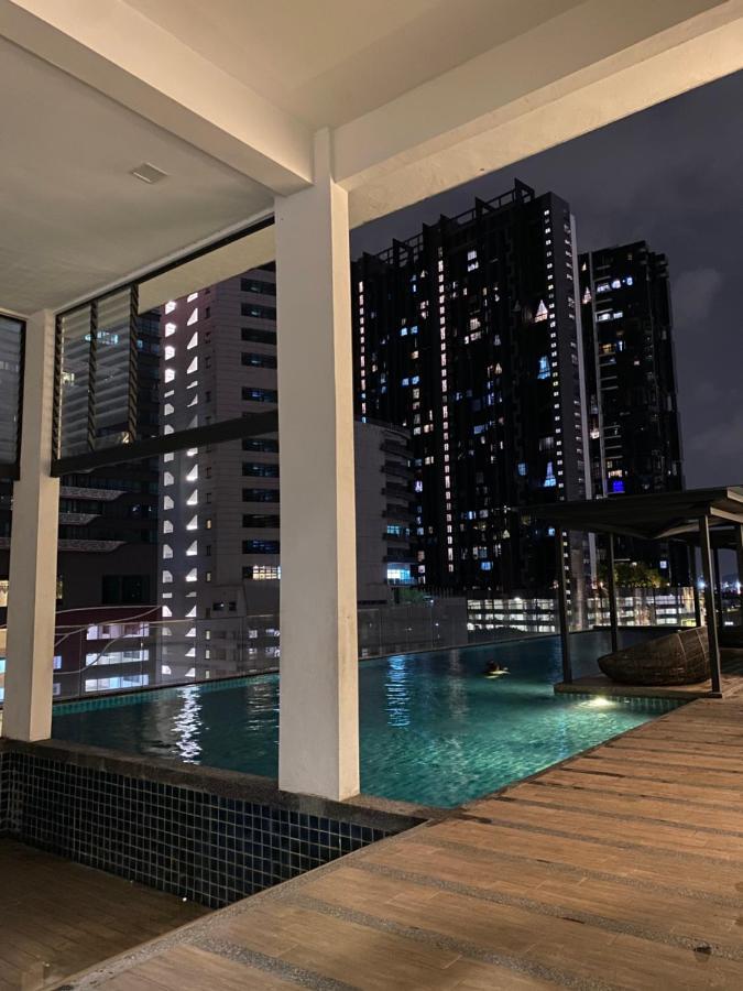 Reizz Residence By Leo Suites Kuala Lumpur Exteriör bild
